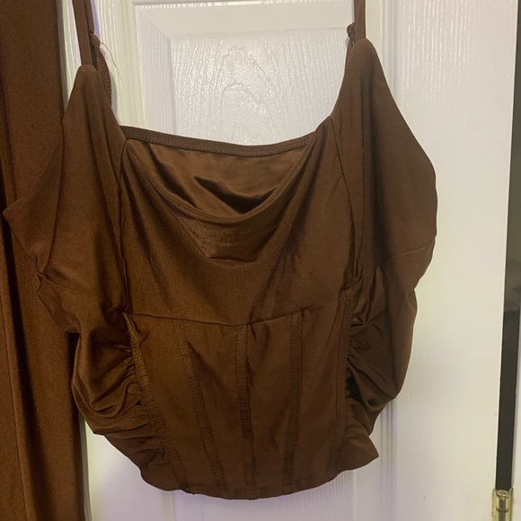 SOLD - 2 piece top and skirt - Picture 4 of 5